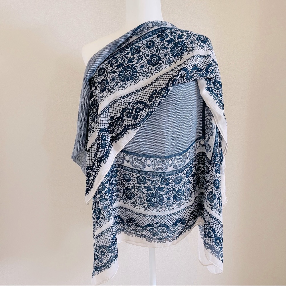 🌻 World Market Blue and White Scarf
